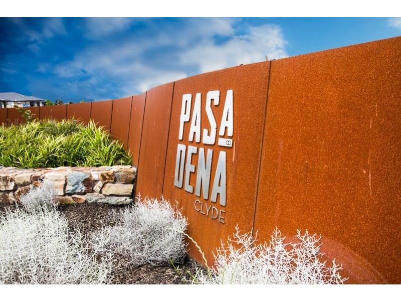 14 Pasadena Boulevard, Cranbourne East VIC 3977
