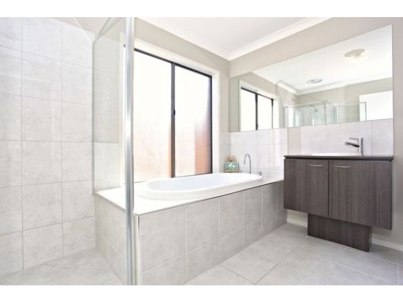 97 Brookwater Parade, Lyndhurst VIC 3975