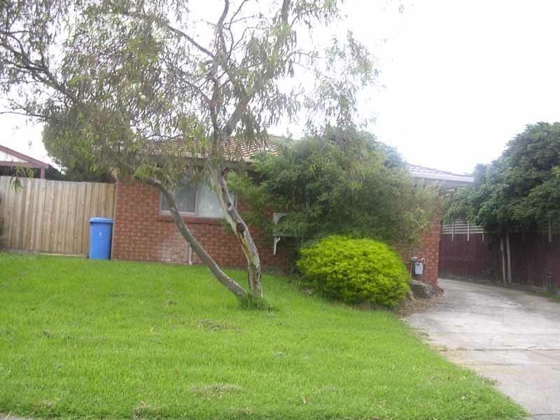 1 Mulberry Court, Cranbourne North VIC 3977