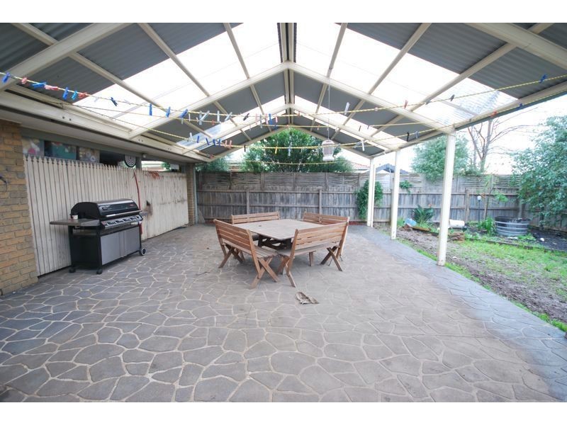 5 Reginald Court, Cranbourne VIC 3977