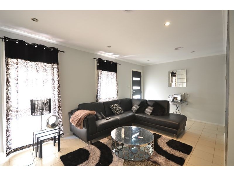 6 Latrobe Street, Cranbourne VIC 3977