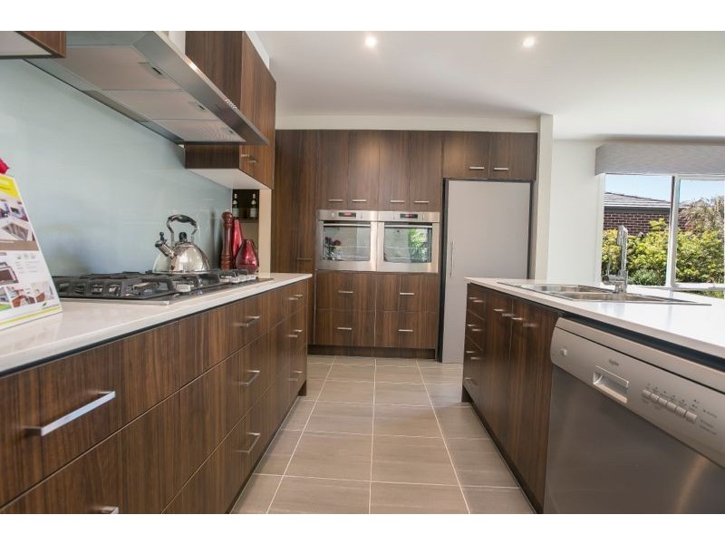 12 Pasadena Boulevard, Clyde VIC 3978