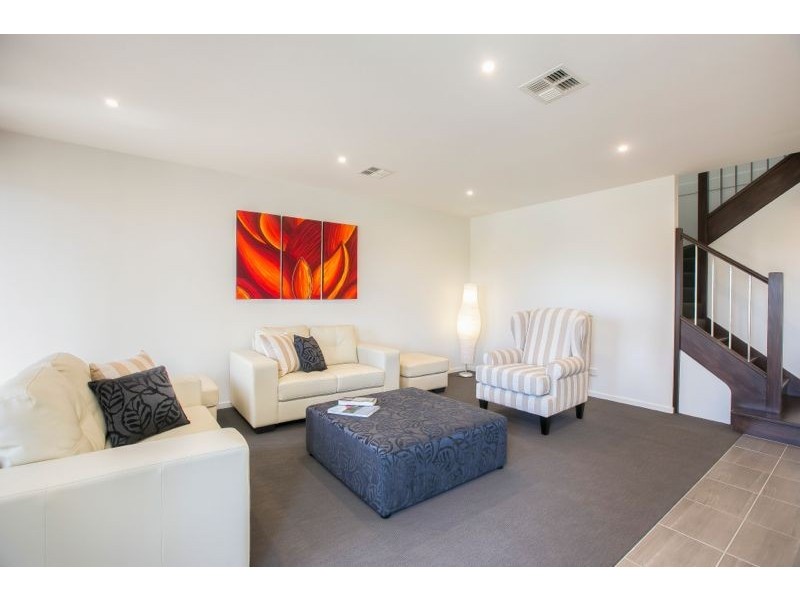 12 Pasadena Boulevard, Clyde VIC 3978