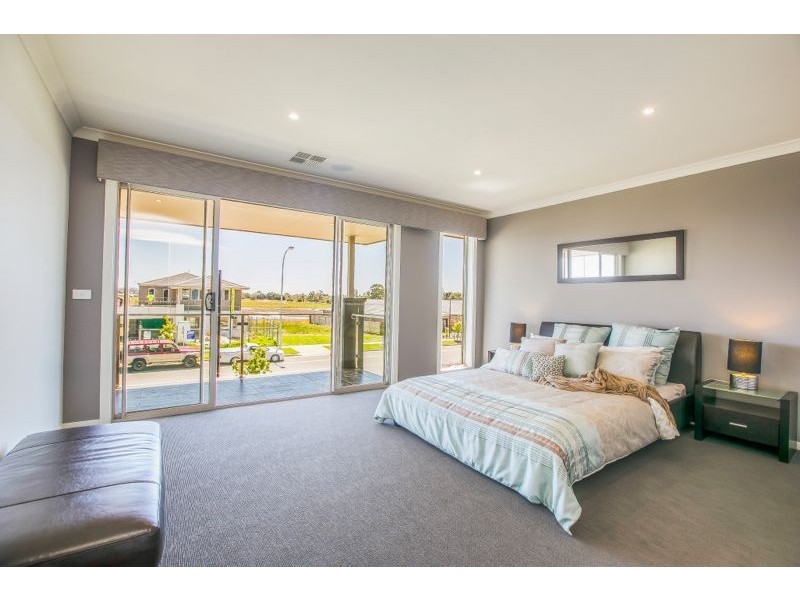 12 Pasadena Boulevard, Clyde VIC 3978
