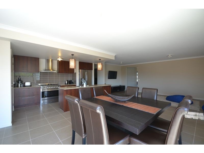 21 Armstrong Street, Cranbourne East VIC 3977