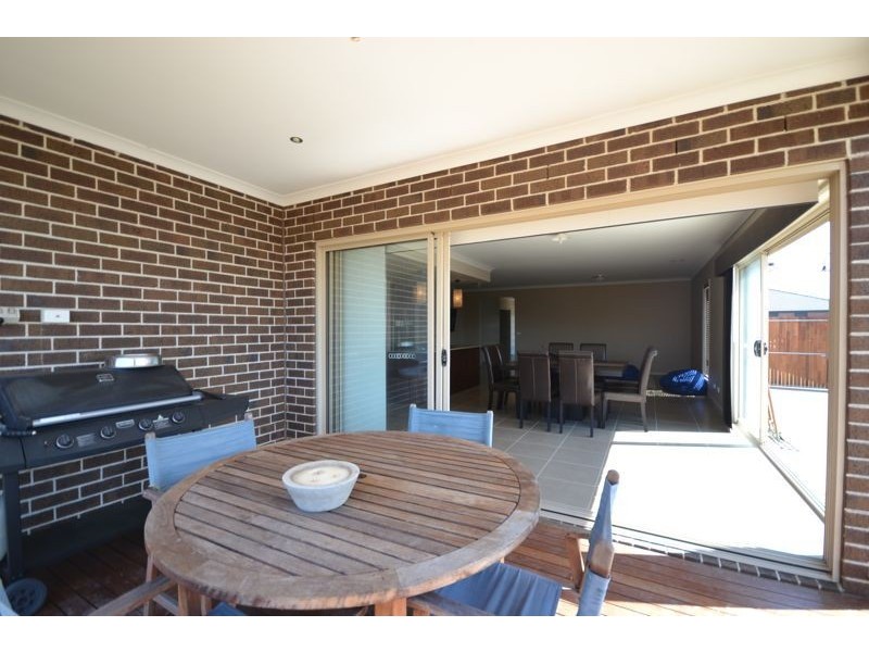 21 Armstrong Street, Cranbourne East VIC 3977