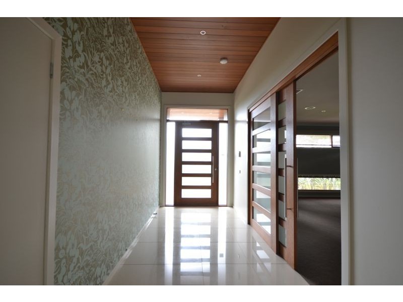 3 Nature Circuit, Cranbourne North VIC 3977