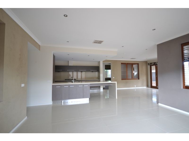 3 Nature Circuit, Cranbourne North VIC 3977