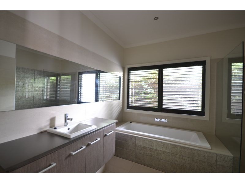 3 Nature Circuit, Cranbourne North VIC 3977