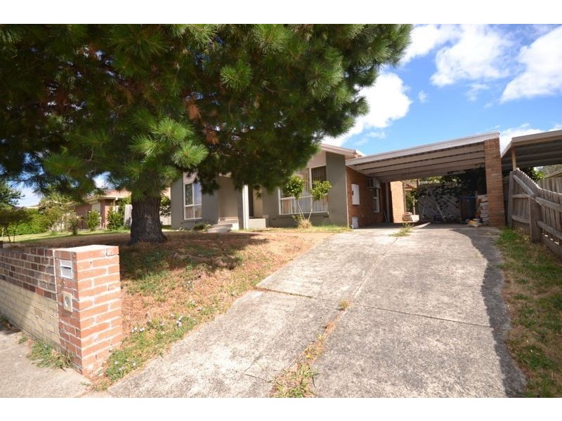 33 Fleetwood Drive, Narre Warren VIC 3805