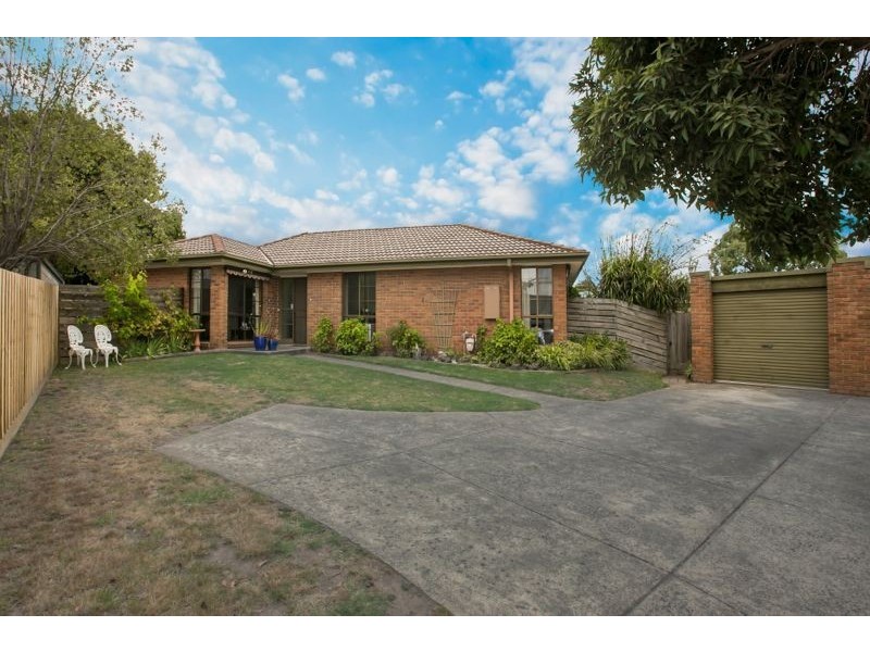 2/24 Princess Maria Place, Hampton Park VIC 3976