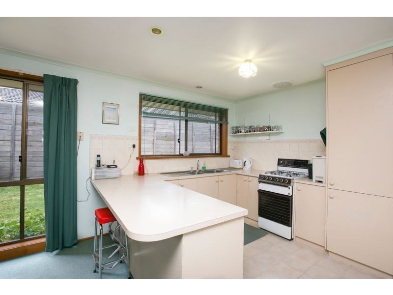 2/24 Princess Maria Place, Hampton Park VIC 3976
