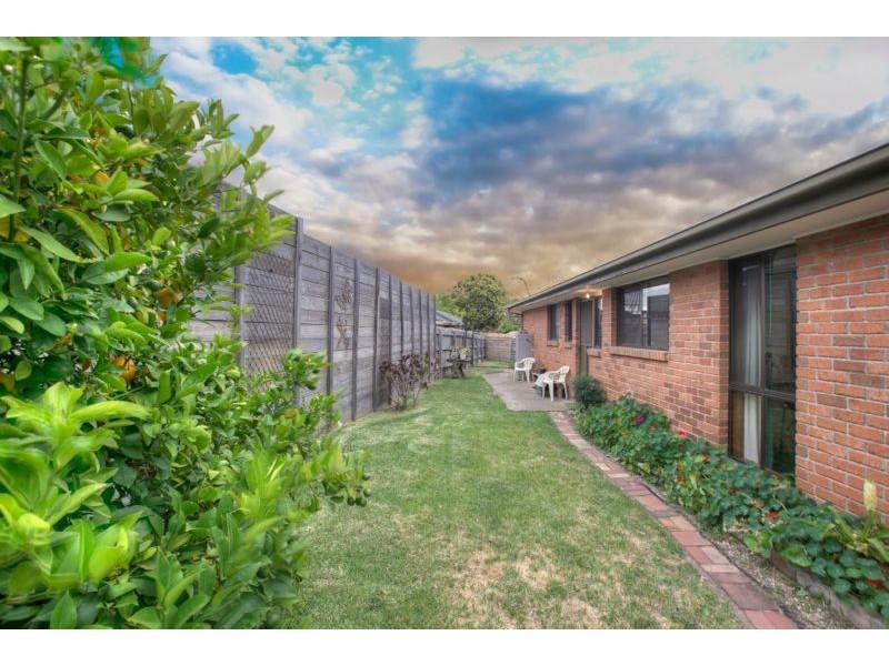 2/24 Princess Maria Place, Hampton Park VIC 3976