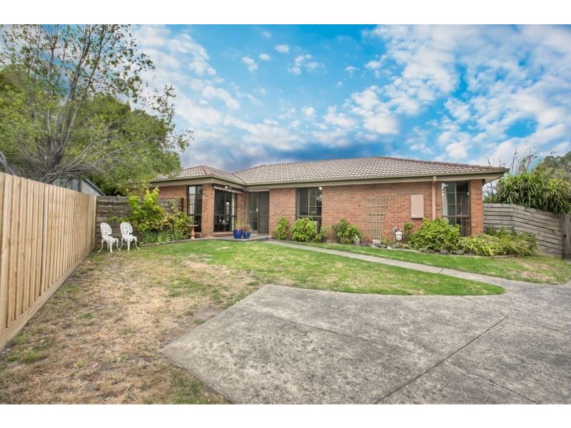 2/24 Princess Maria Place, Hampton Park VIC 3976