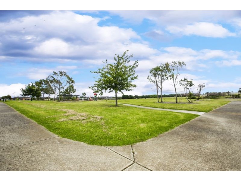 67 Dartmoor Drive, Cranbourne East VIC 3977