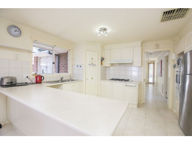 42 Ardblair Terrace, Narre Warren South VIC 3805