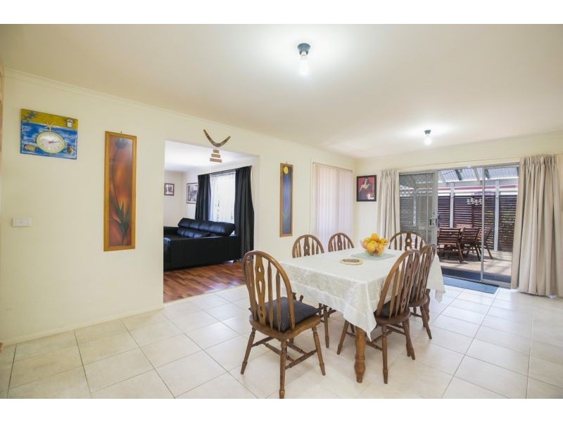 42 Ardblair Terrace, Narre Warren South VIC 3805