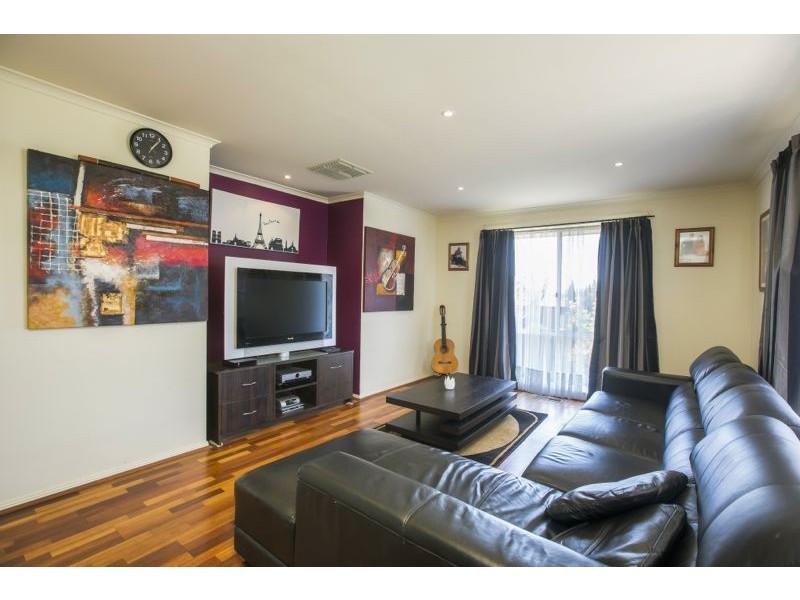 42 Ardblair Terrace, Narre Warren South VIC 3805