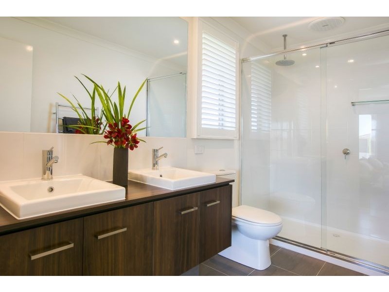 12 Pasadena Boulevard, Clyde VIC 3978