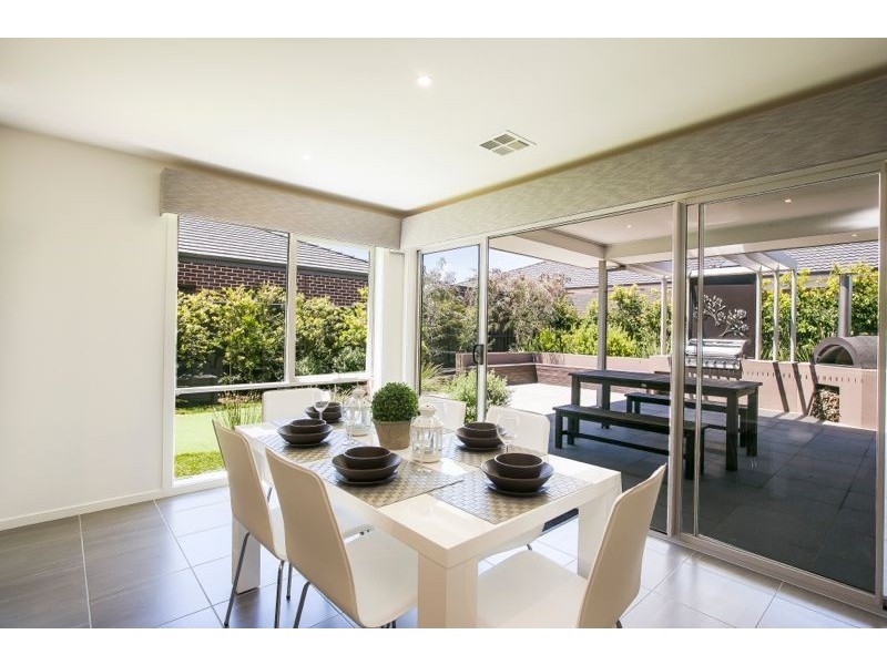 12 Pasadena Boulevard, Clyde VIC 3978