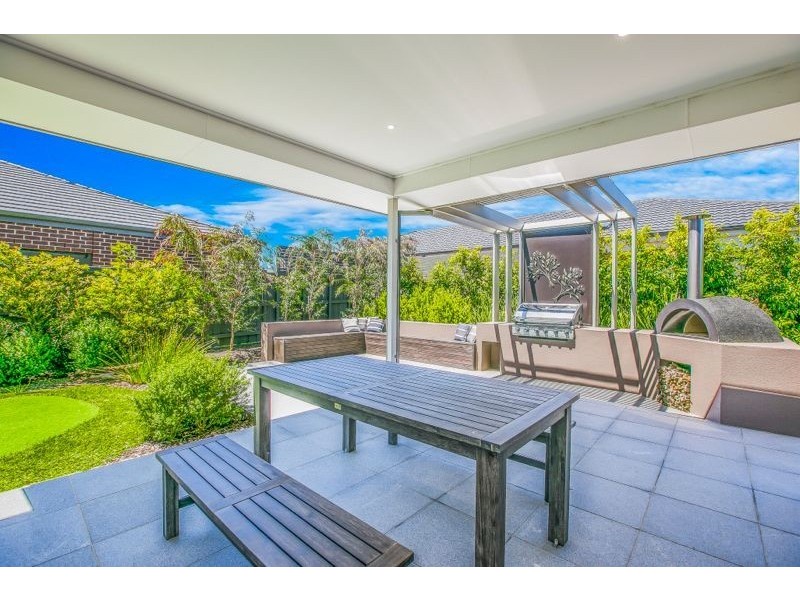 12 Pasadena Boulevard, Clyde VIC 3978