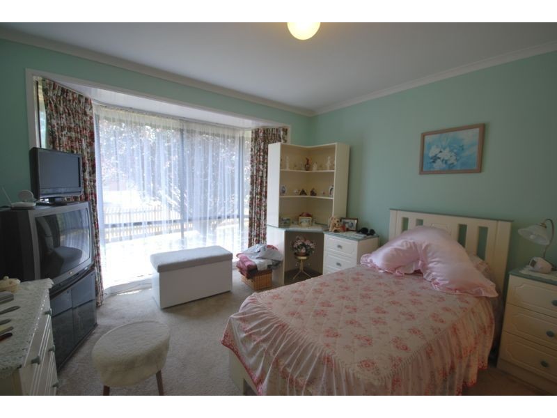 16 Marnie Drive, Cranbourne West VIC 3977