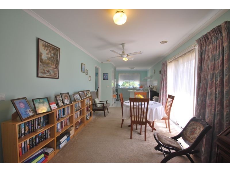 16 Marnie Drive, Cranbourne West VIC 3977