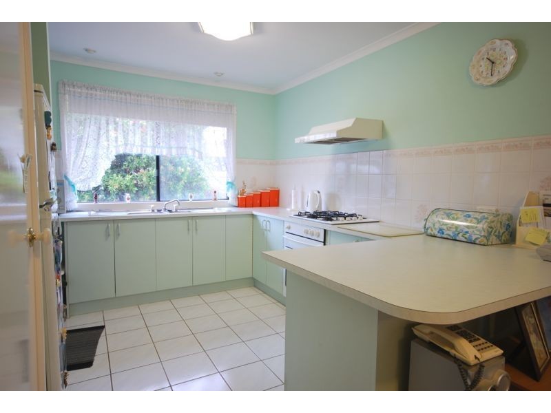 16 Marnie Drive, Cranbourne West VIC 3977