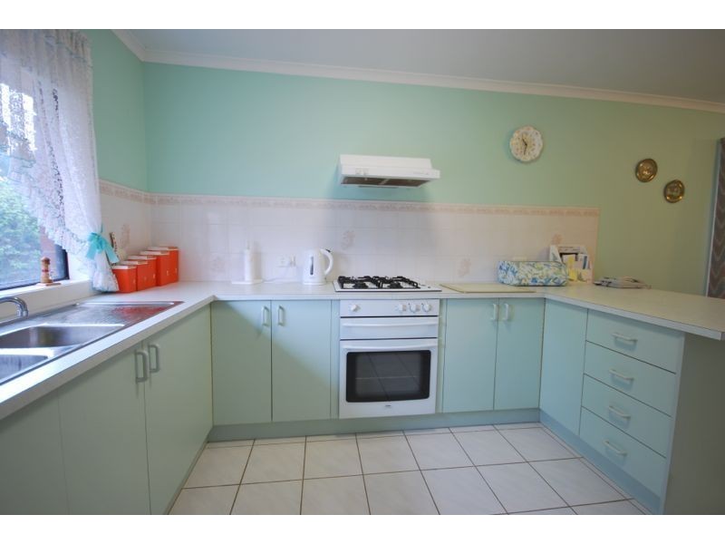 16 Marnie Drive, Cranbourne West VIC 3977