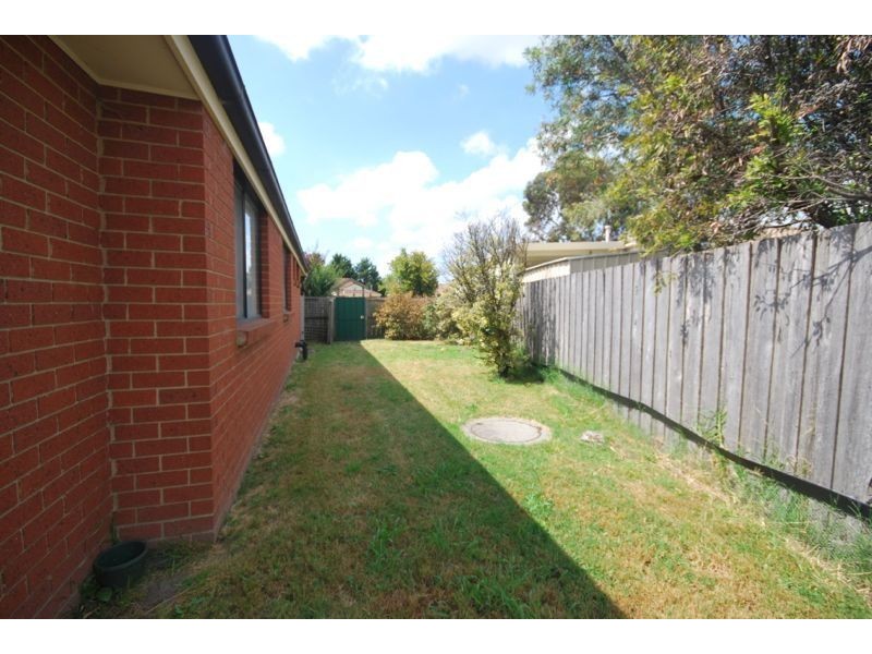 16 Marnie Drive, Cranbourne West VIC 3977