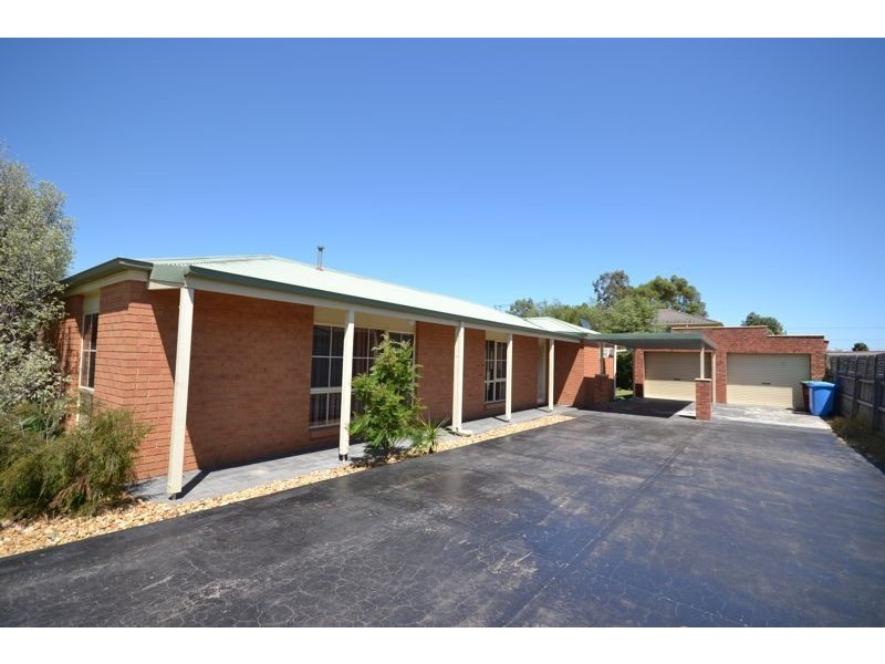 221 Monahans Road, Cranbourne West VIC 3977