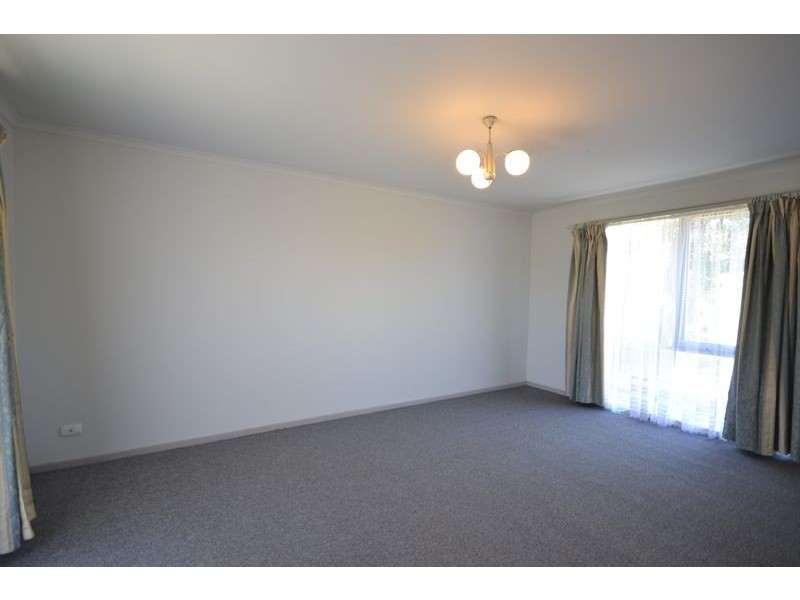 2/34 Fenfield Street, Cranbourne VIC 3977