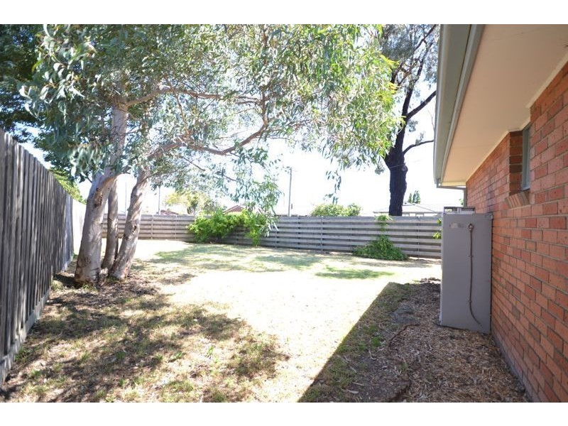2/34 Fenfield Street, Cranbourne VIC 3977