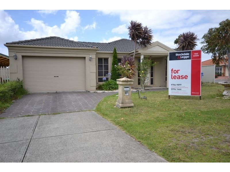 16 Cromwell Lane, Cranbourne East VIC 3977