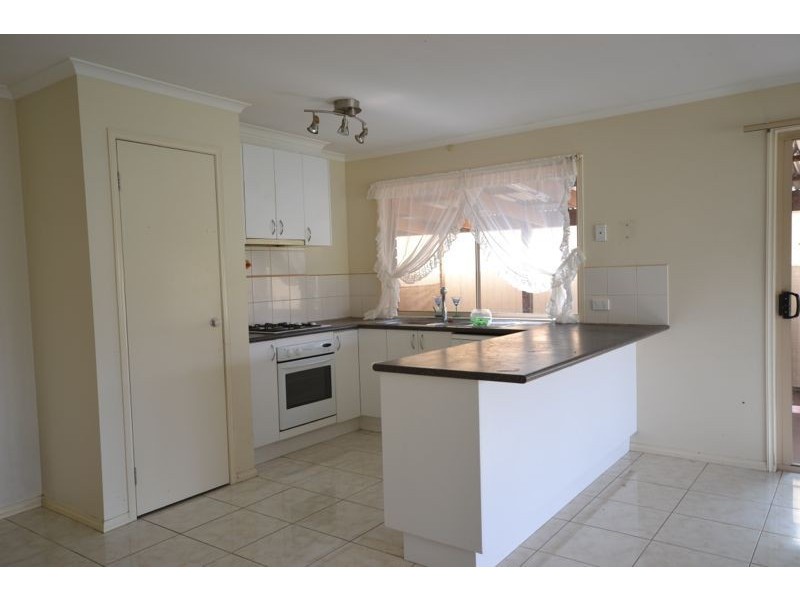 16 Cromwell Lane, Cranbourne East VIC 3977