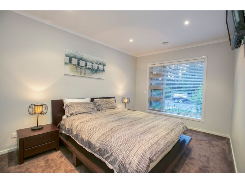 62 Sussex Avenue, Cranbourne North VIC 3977