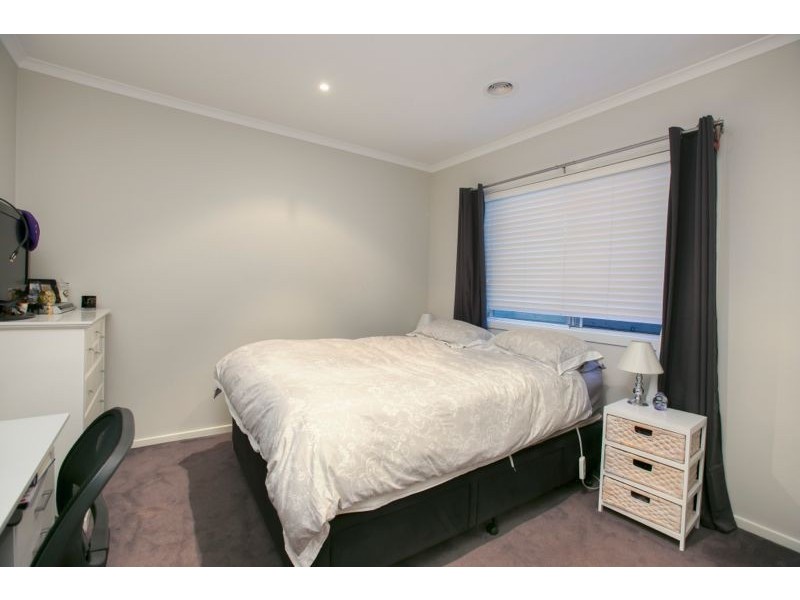 62 Sussex Avenue, Cranbourne North VIC 3977