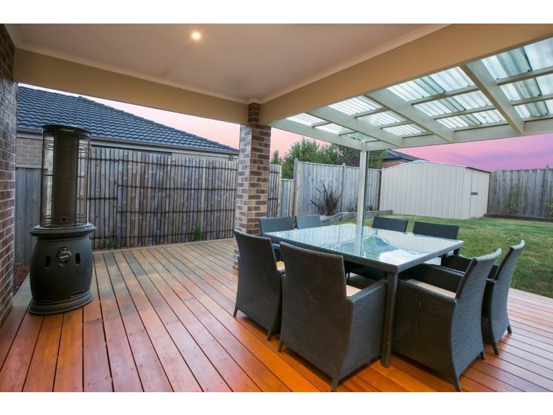 62 Sussex Avenue, Cranbourne North VIC 3977