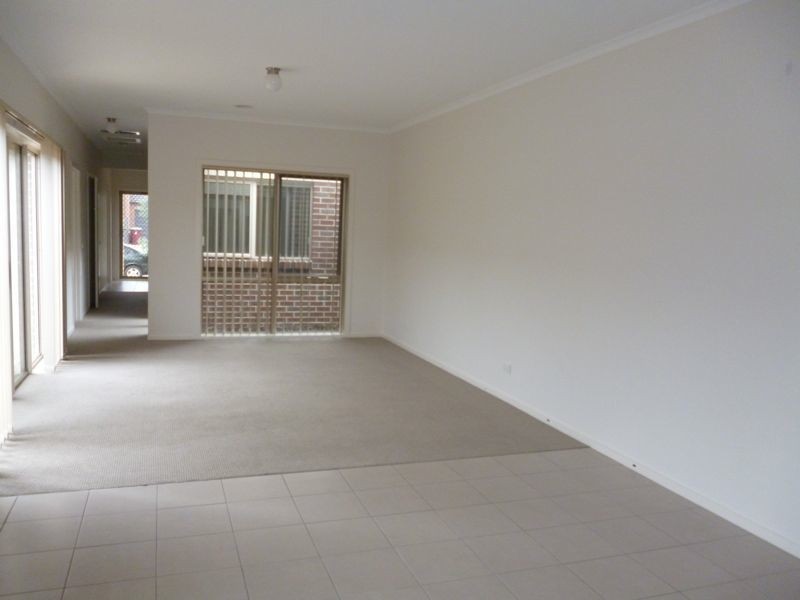 86 Sabel Drive, Cranbourne North VIC 3977