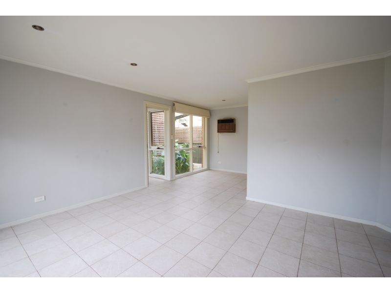 67 Hoysted Avenue, Cranbourne North VIC 3977