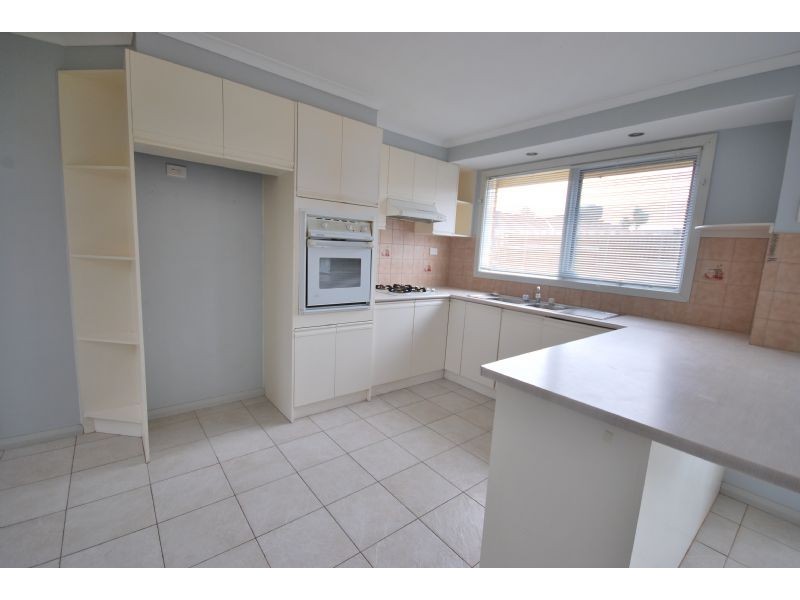 67 Hoysted Avenue, Cranbourne North VIC 3977