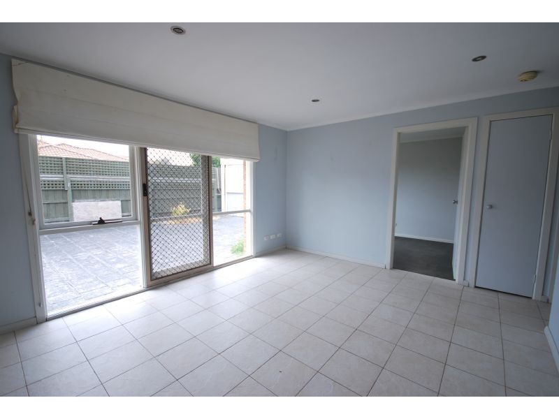 67 Hoysted Avenue, Cranbourne North VIC 3977