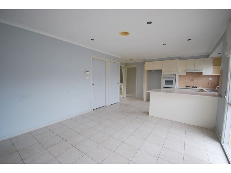 67 Hoysted Avenue, Cranbourne North VIC 3977