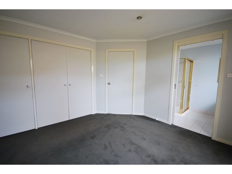 67 Hoysted Avenue, Cranbourne North VIC 3977