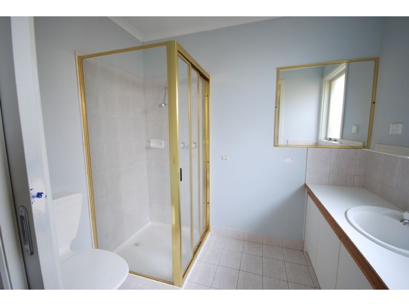 67 Hoysted Avenue, Cranbourne North VIC 3977