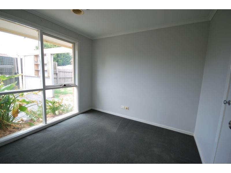 67 Hoysted Avenue, Cranbourne North VIC 3977