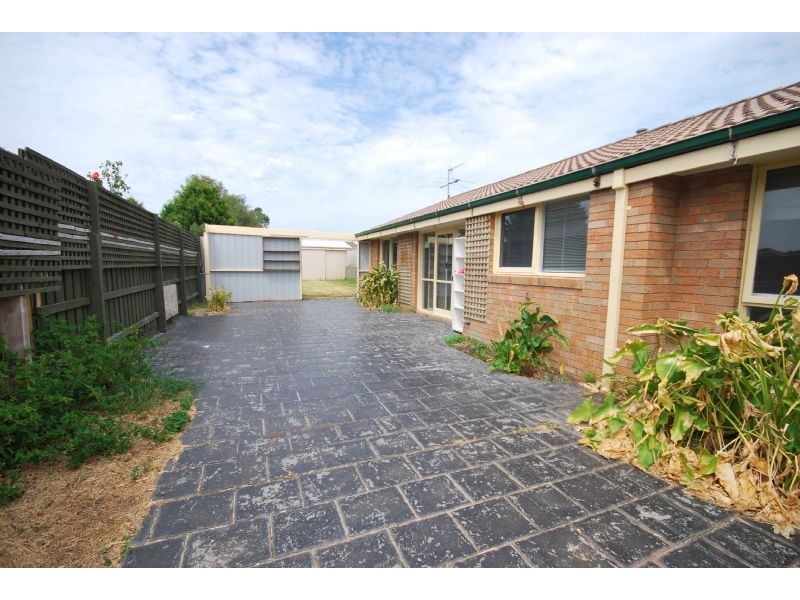 67 Hoysted Avenue, Cranbourne North VIC 3977