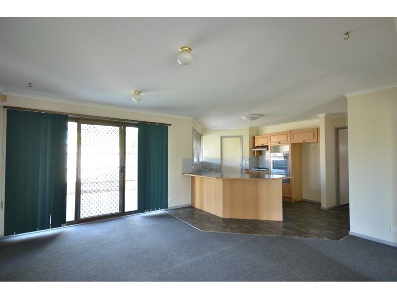 5 Yew Court, Cranbourne North VIC 3977