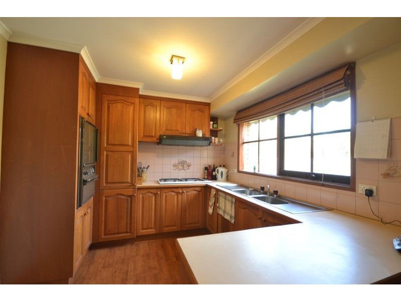 35 Horsfield Drive, Cranbourne North VIC 3977