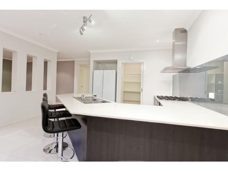 16 Noremac Grove, Lyndhurst VIC 3975